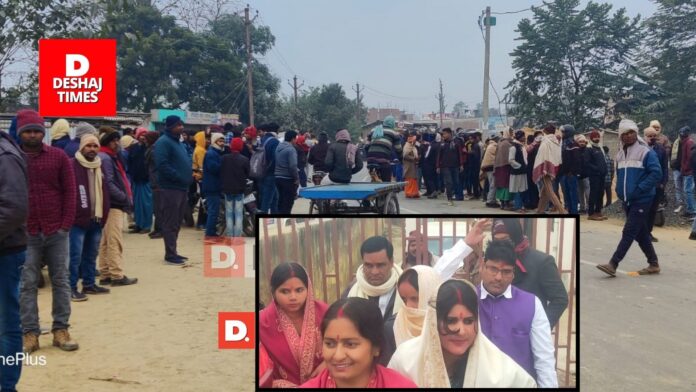 No-Confidence Motion | Darbhanga में Kusheshwarsthan के प्रमुख Bijal Paswan और उप प्रमुख Shobha Devi की कुर्सी गईं, महिला सदस्य को खींचने की कोशिश के बीच, दोनों के समर्थकों में हाथापाई No-Confidence Motion | Darbhanga में Kusheshwarsthan के प्रमुख Bijal Paswan और उप प्रमुख Shobha Devi की कुर्सी गईं, महिला सदस्य को खींचने की कोशिश के बीच, दोनों के समर्थकों में हाथापाई