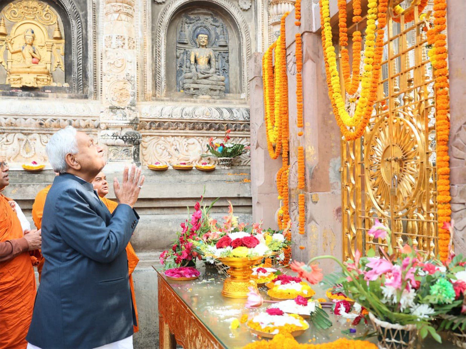 Bihar Politics: महाबोधि मंदिर में नीतीश का संकल्प, 7 निश्चय-3 से बिहार में विकास का नया अध्याय!