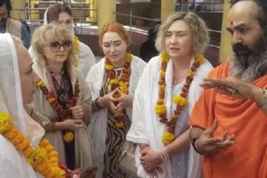 Pashupatinath Temple Mandsaur: यूक्रेन की महिलाओं ने पशुपतिनाथ मंदिर में मांगी युद्ध समाप्ति की प्रार्थना, आंखों से छलके आंसू