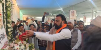 Banka News: बांका में श्रद्धांजलि सभा, झारखंड सीएम हेमंत और बिहार डिप्टी सीएम सम्राट ने दी मंत्री संजय यादव की माता को श्रद्धांजलि