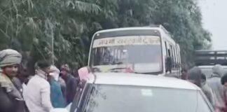 Road Accident: जाले में भीषण सड़क हादसा: सड़क किनारे खड़ी स्विफ्ट कार को मुर्गी वाहन ने रौंदा