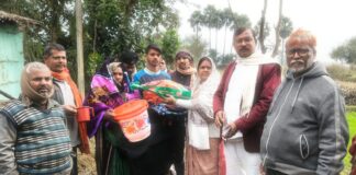 House Fire Relief: अलीनगर के पकड़ी में आग का तांडव, जिला परिषद सदस्य सुनीता का मिला सहारा