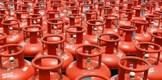 Bihar Sarkari School Gas Scam: बिहार के सरकारी स्कूलों का ‘गैस घोटाला’: 11.80 करोड़ के सिलेंडर 2 साल से गायब, विभाग भी हैरान, Darbhanga, Muzaffarpur से लेकर पूरे बिहार में चल रहा ‘ खेला ‘, पढ़िए Bihar News Deshaj Times
