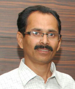 रतन, फ़िल्म समीक्षक, दिल्ली।