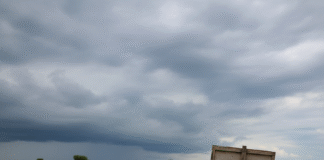 मुजफ्फरपुर: बाढ़ पीड़ितों के हक के लिए अनशन की राह, आखिर कब मिलेगा न्याय? Bihar News Deshaj Times