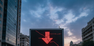 क्रिप्टोकरेंसी मार्केट में क्यों आई गिरावट? बिटकॉइन $90,000 से नीचे, निवेशक चिंतित! Bihar News Deshaj Times