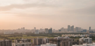 रियल एस्टेट: आईटी छंटनियों और बढ़ती कीमतों से भारत में आवासीय बिक्री 14% गिरी, फिर भी कुल मूल्य बढ़ा Bihar News Deshaj Times