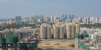 भारतीय रियल एस्टेट मार्केट: बिक्री में भारी गिरावट, फिर भी क्यों बढ़ा कुल मूल्य? Bihar News Deshaj Times