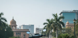 रिवर्स मोड वाले Electric Scooter: शहरी सफर का नया साथी Bihar News Deshaj Times