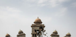 भारतीय Stock Market: टॉप-10 में से 7 दिग्गज कंपनियों को लगा ₹35,439 करोड़ का झटका, SBI सबसे बड़ा शिकार! Bihar News Deshaj Times