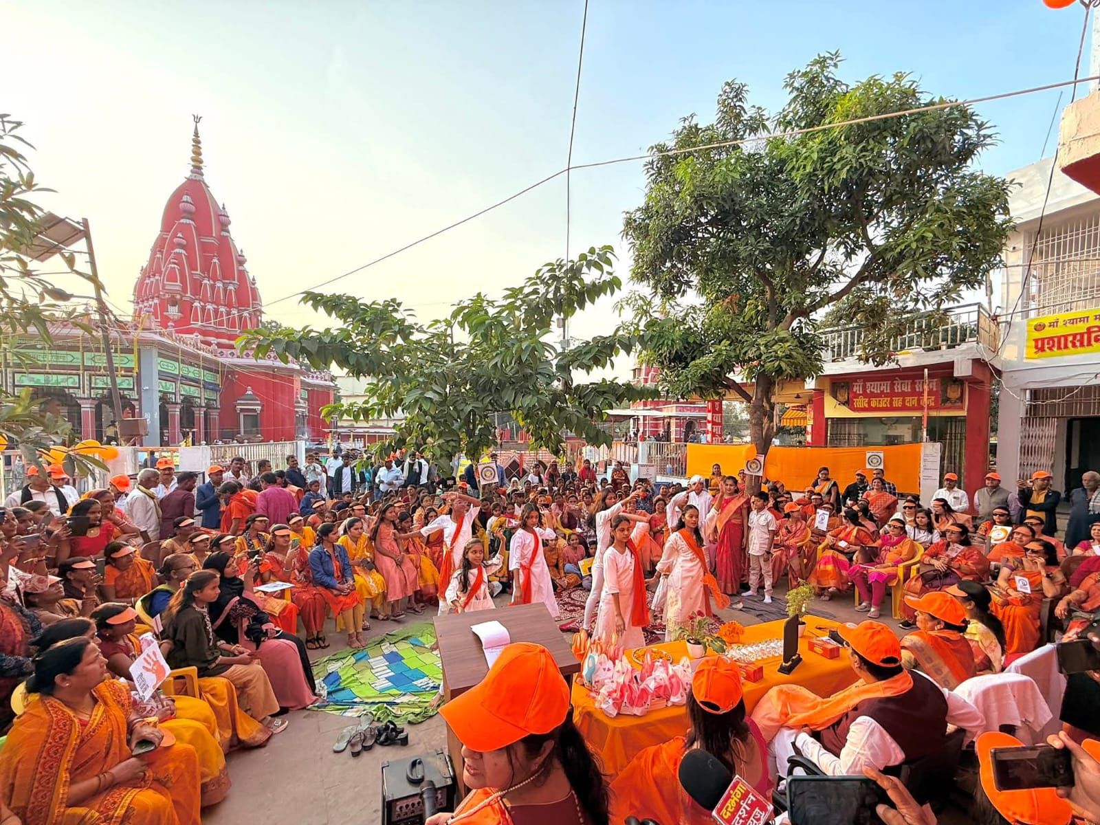 दरभंगा में ‘ऑरेंज डे’ पर महिलाओं के सम्मान में गूंजी हुंकार, एकजुटता के साथ नारी सशक्तीकरण का संदेश | Deshaj Times दरभंगा में ‘ऑरेंज डे’ पर महिलाओं के सम्मान में गूंजी हुंकार, एकजुटता के साथ नारी सशक्तीकरण का संदेश