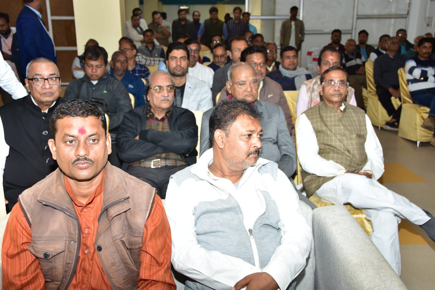 दरभंगा के उद्योग जगत के मंच पर नए विधायकों का पगड़ी, दुपट्टा, पुष्प गुच्छ से सम्मान, चैंबर ने कहा, मिथिला की भूमि में आएगा विकास का नव भोर!