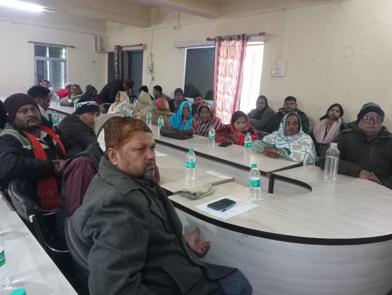 Darbhanga के केवटी में हंगामाखेज बैठक: आंगनवाड़ी से आवास तक, उठीं कई गंभीर मुद्दे