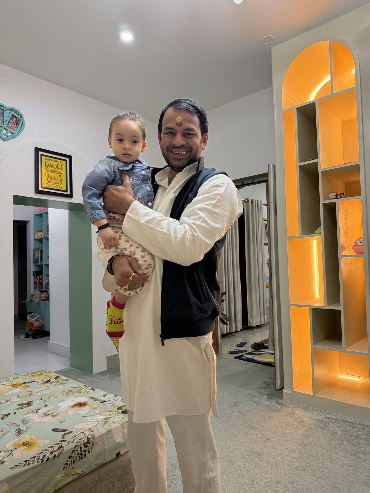 Tej Pratap Yadav News: तेजप्रताप का दही चूड़ा वाला न्यौता कार्ड, पहुंचे राबड़ी, लालू और तेजस्वी के पास, Bihar Politics तो HOT है