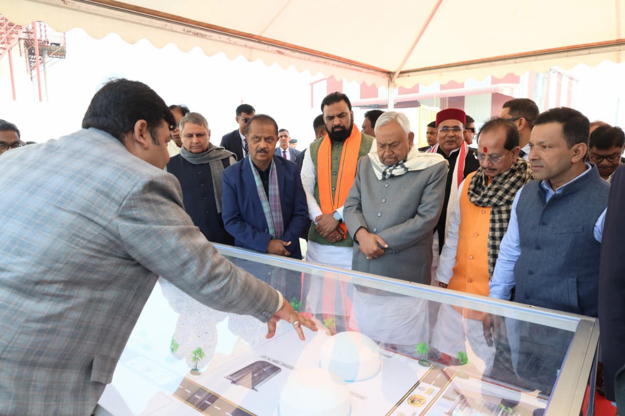 Bihar Politics: बेतिया से CM Nitish की विकास और तल्खी का विमर्श... लालू-राबड़ी पर वार, सियासत की जमीन पर कड़ा संदेश, विपक्ष परेशान!