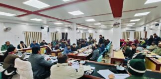 Darbhanga News: DM कौशल कुमार ने अधिकारियों के कसे पेंच, राजस्व वसूली में ढिलाई पर दी बड़ी चेतावनी Bihar News Deshaj Times