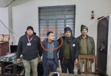 Samastipur News: चलती ट्रेन में धराया शातिर Fake TTE, यात्रियों को बना रहा था निशाना, RPF ने दबोचा Bihar News Deshaj Times