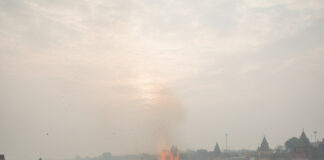 सनातन धर्म में दाह संस्कार: एक पवित्र परंपरा और उसके गूढ़ नियम Bihar News Deshaj Times