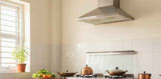 घर में सुख-समृद्धि लाएं Vastu Tips: गैस सिलेंडर और चूल्हे की सही दिशा और नियम Bihar News Deshaj Times