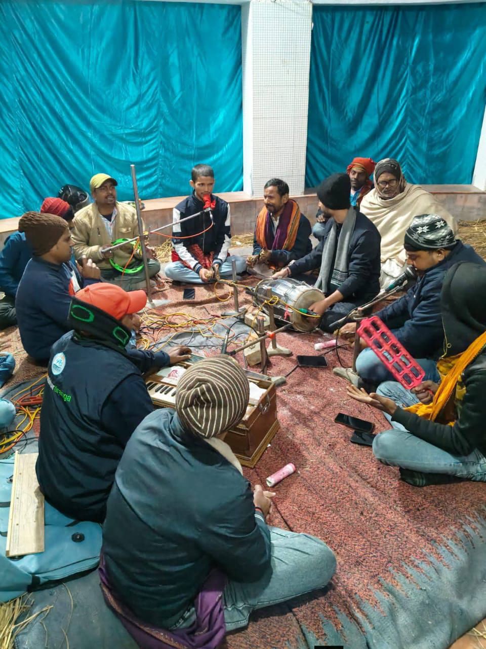 Darbhanga Ghanshyampur News: गलमा धाम में त्रिरात्रि यज्ञ का दिव्य समापन, गूंजी भक्ति की धारा