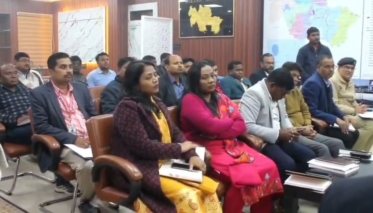 Jharkhand Education: दिशोम गुरु शिबू सोरेन की जयंती पर नई शिक्षा क्रांति, रात्रि पाठशाला और लाइब्रेरी का आगाज, जानिए क्या बता रहे DC Ajay Nath Jha