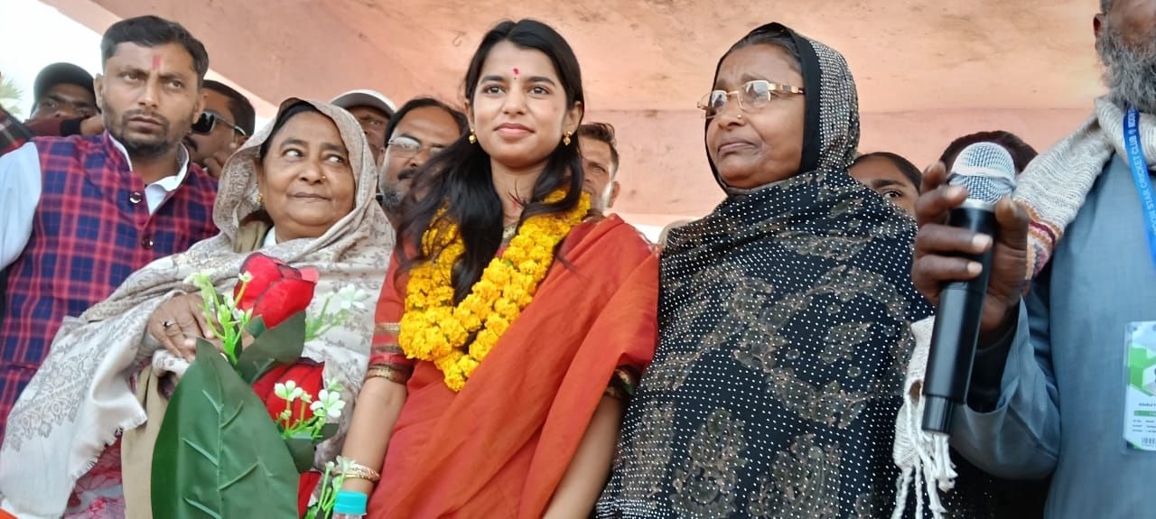 Darbhanga Cricket Tournament : MLA मैथिली ठाकुर ने किया शानदार मून स्टार क्रिकेट क्लब T20 टूर्नामेंट का आगाज, ब्रह्मपुरा की 66 रनों से धमाकेदार जीत