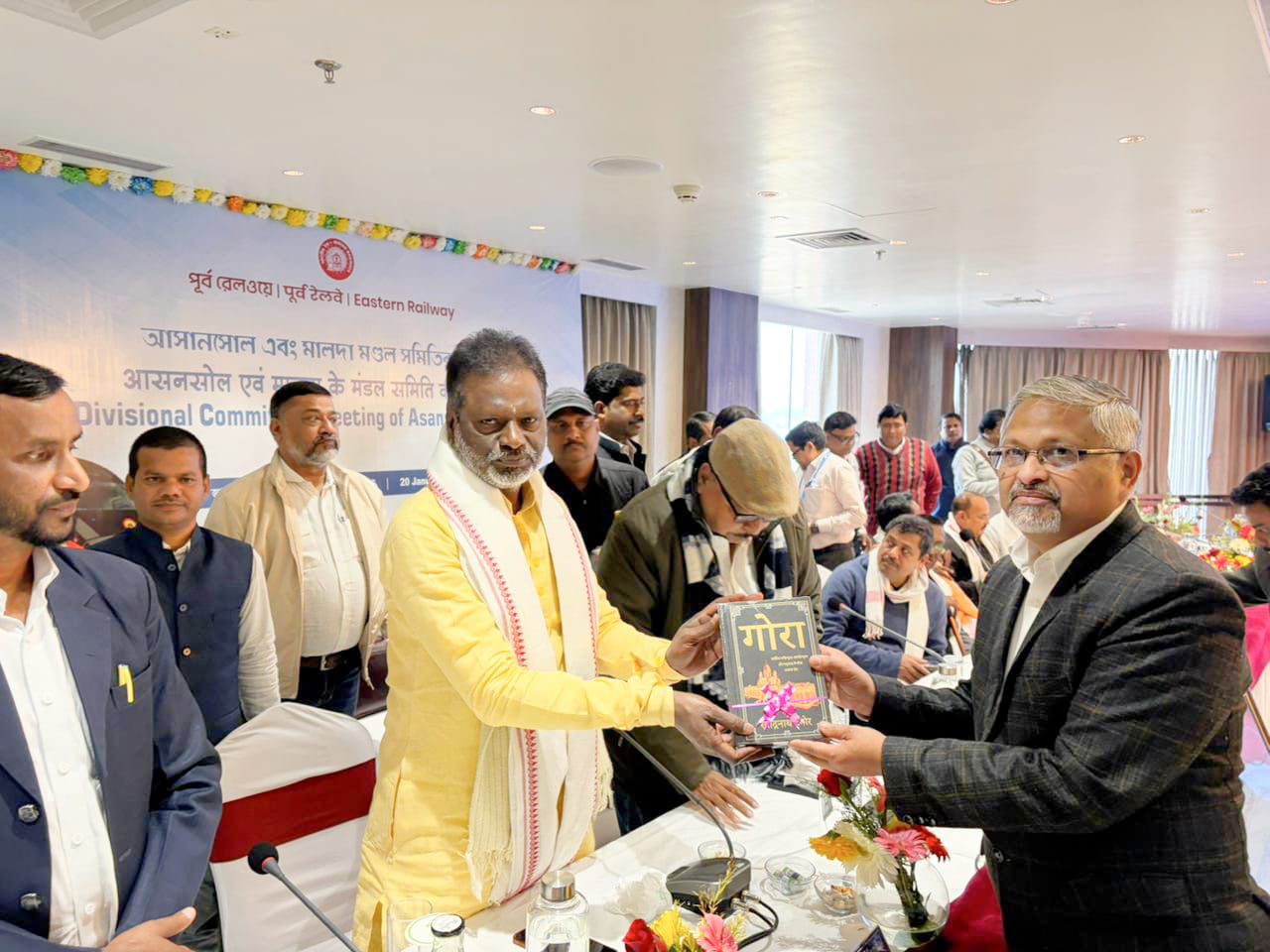 Bhagalpur News: आसनसोल में भागलपुर MP Ajay Manadal ने FOB-ROB समेत रेलवे की समस्याओं को उठाया, जल्द समाधान पर जोर