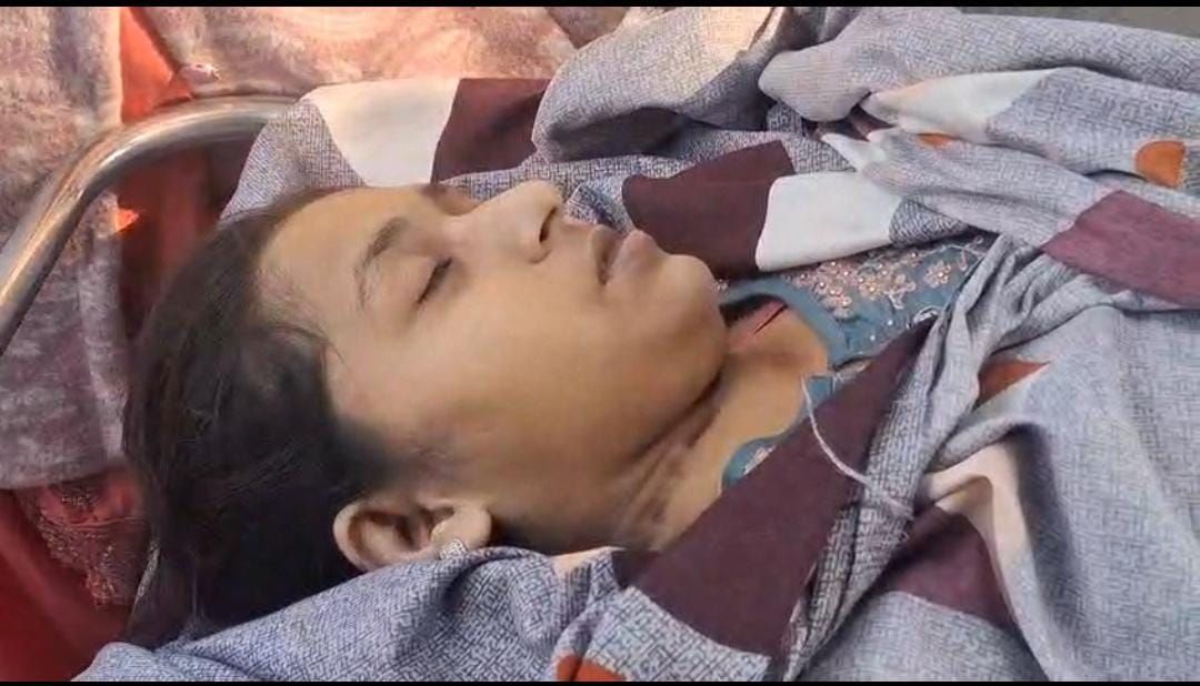 Bhagalpur News: पति विदेश में, फांसी के फंदे से झूल गई 3 बच्चों की मां, पिता ने कहा- हत्या है