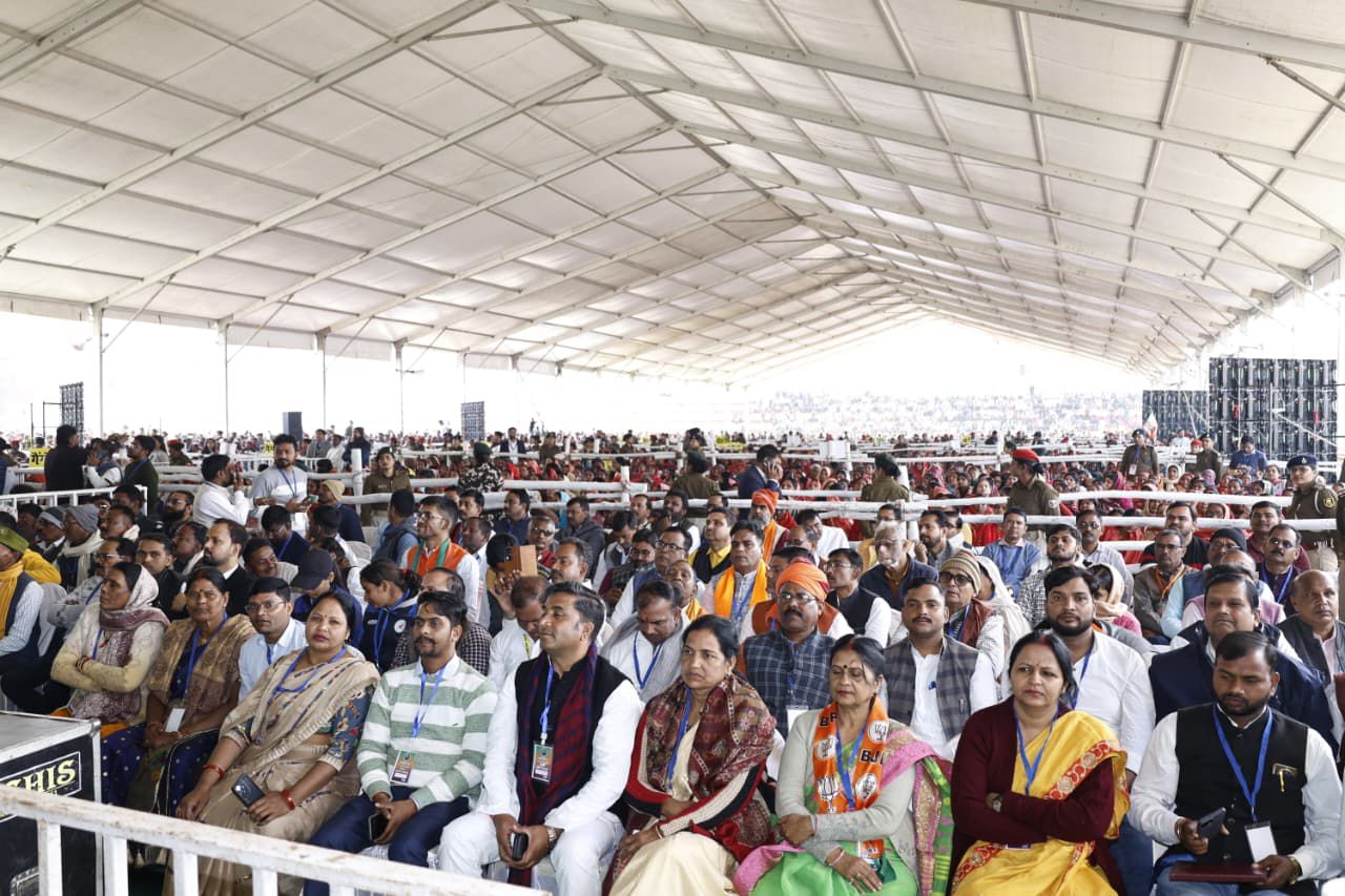 Siwan News: नीतीश कुमार का सीवान में बड़ा ऐलान, 1 करोड़ रोजगार और डेयरी क्रांति से बदलेगी बिहार की तस्वीर!