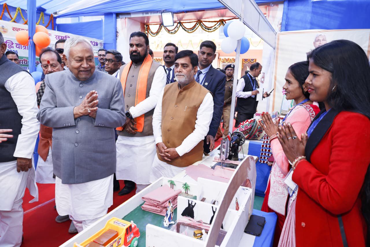 Muzaffarpur News: 172 योजनाओं का उद्घाटन, शिलान्यास और कार्यारंभ...CM Nitish ने खोला 853 करोड़ का पिटारा, सड़कों-पुलों के जाल से बदलेगी जिले की तस्वीर!