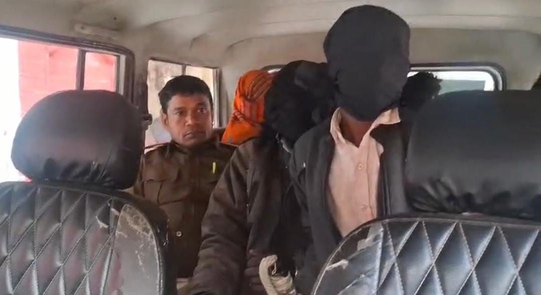 Bhagalpur Bomb Case: सरस्वती पूजा विसर्जन में लहसुनिया बम कांड का पर्दाफाश, 3 अपराधगर्द देसी कट्टे और विस्फोटक के साथ गिरफ्तार