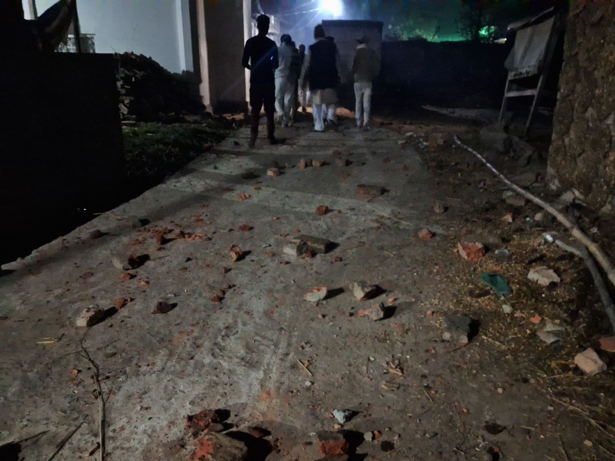 Darbhanga News: सरस्वती पूजा जुलूस पर पथराव, घंटों विवाद, क्या बनी वजह, तनाव के बीच पुलिस की सख्ती, 17 गिरफ्तार | Deshaj Times Darbhanga News: सरस्वती पूजा जुलूस पर पथराव, घंटों विवाद, क्या बनी वजह, तनाव के बीच पुलिस की सख्ती, 17 गिरफ्तार