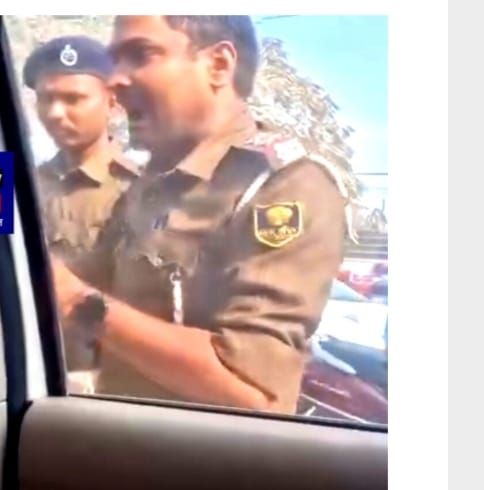 Darbhanga News: सरेआम महिला डॉक्टर से गाली-गलौज, क्या वर्दी की हनक में डूबे दारोगा पर होगी कार्रवाई? Video viral