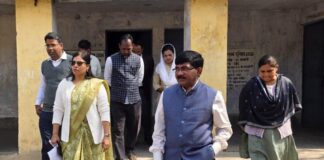 Bokaro News: नगर पालिका चुनाव 2026 की रणभेरी, प्रेक्षकों ने मतदान केंद्रों का लिया जायजा, दिए कड़े निर्देश Bihar News Deshaj Times