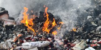 Darbhanga News: अस्पताल की लापरवाही या सिस्टम का जनाजा?Kusheshwar Asthan में एक्सपायर्ड दवाएं जलाने से हुआ धमाका, एक घायल, धुएं से घुटा लोगों का दम Bihar News Deshaj Times