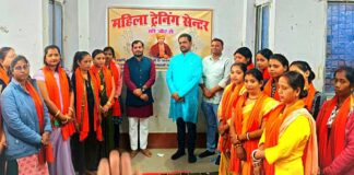 Bhagalpur News: कहलगांव में Swami Dayanand Saraswati Jayanti पर गूंजा ‘वेदों की ओर लौटो’ का नारा, महिलाओं ने केक काटकर महान सुधारक को किया याद Bihar News Deshaj Times