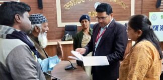 Bokaro News: जनता दरबार में उमड़ी फरियादियों की भीड़, 42 मामलों का ऑन द स्पॉट निपटारा, अधिकारियों को मिले सख्त निर्देश