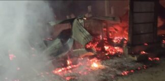 Bhagalpur News: धधकी आग, गैस सिलेंडर धमाकों से दहल उठा सधुआ बाजार, लाखों का नुकसान Bihar News Deshaj Times