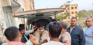 Darbhanga Crime News: क्रिकेट का मैदान बना रणक्षेत्र, मामूली विवाद में चलीं चाकू, 3 युवक खून से लथपथ होकर DMCH रेफर Bihar News Deshaj Times