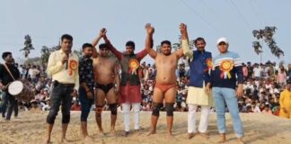 Bhagalpur News: भिट्टी में सजे दंगल के मंच पर पहलवानों ने दिखाए हैरतअंगेज दांव, बिहार-यूपी के सूरमाओं को देखने उमड़ी हजारों की भीड़