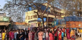 Bihar Board Matric Exam: बांका में चौथे दिन भी शांतिपूर्ण रही परीक्षा, प्रशासन की चाक-चौबंद व्यवस्था के बीच हजारों छात्रों ने लिखा भविष्य Bihar News Deshaj Times