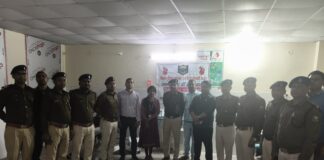 Darbhanga News: खाकी ने निभाया Benipur Blood Donation Camp में इंसानियत का फर्ज, पुलिसकर्मियों ने रक्तदान कर पेश की मिसाल Bihar News Deshaj Times