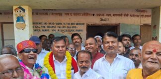 Darbhanga News: JDU में विनोद मिश्रा का जलवा बरकरार, Ghanshyampur में लगातार चौथी बार निर्विरोध चुने गए प्रखंड अध्यक्ष Bihar News Deshaj Times