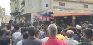 Bhagalpur News: बेखौफ भीड़ का खौफनाक इंसाफ! युवक को पीटती रही, आधे घंटे देर से पहुंची पुलिस, कार्यशैली पर उठे गंभीर सवाल