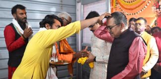 Bokaro News: श्री राम क्लब में गूंजे हरि के भजन, डीसी-एसपी ने भी टेका मत्था, मांगी जिले की सुख-समृद्धि की कामना