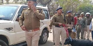 Dhanbad News: कोर्ट को बम से उड़ाने की धमकी, खाली कराई गईं 28 बिल्डिंग, जानें पूरा मामला