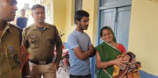 Bhagalpur News: ट्रेन के बाथरूम में मिली ‘जिंदगी’, RPF जवानों ने देवदूत बन बचाई जान, पढ़िए जब साहिबगंज-जमालपुर पैसेंजर ट्रेन नाथनगर स्टेशन पर रुकी!