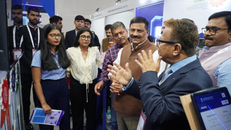 Bihar Pavilion: India AI Expo में बिहार का जलवा, ई-वोटिंग से स्मार्ट गवर्नेंस तक, दुनिया देख रही डिजिटल ताकत
