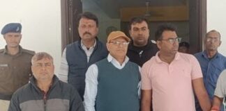 Muzaffarpur News: चाय की दुकान पर घूसखोर दारोग़ाजी… ई का…15 हजार में बेच दी वर्दी की इज्जत… घूस लेते दरोगा जी रंगेहाथ गिरफ्तार… पढ़िए मिश्रा का मोलभाव