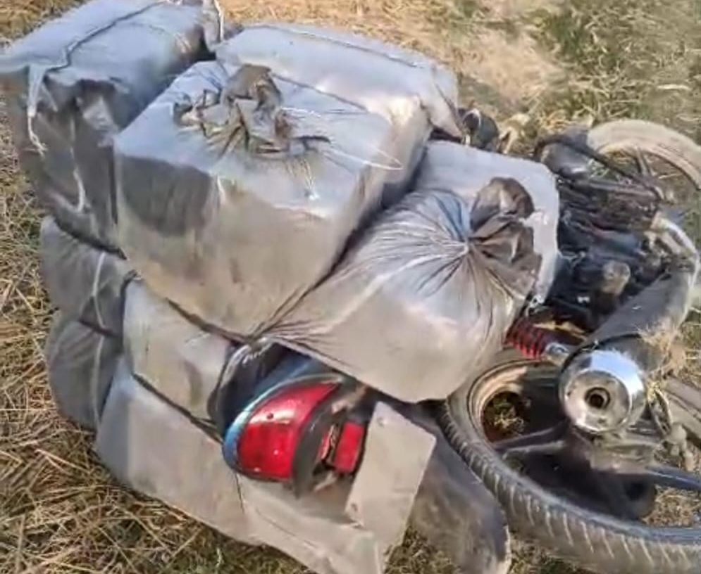 Madhubani News: पुलिस का 'ऑपरेशन क्लीन' हिट, सकरी, खुटौना, बासोपट्टी... तस्करों के नेटवर्क तहस- नहस, भारी क्वांटिटी में शराब, कई बाइक, स्कॉर्पियो जब्त!